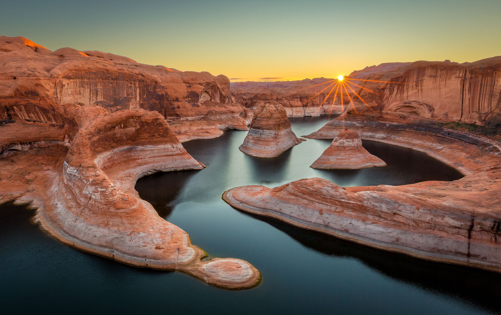 paddleboarding in lake powell arizona